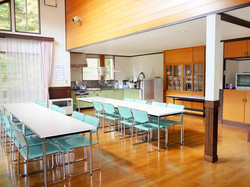 軽井沢020　大型棟　１５人までが一緒に泊まれるコテージ貸別荘