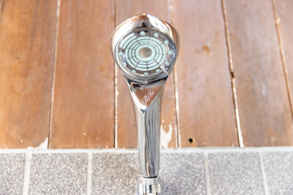 リファ　シャワーヘッド