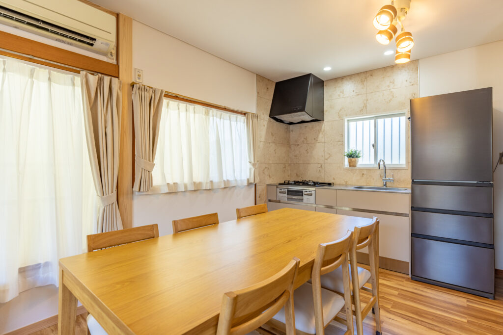 伊豆002　一戸建てコテージ10名用　キッチンスペース