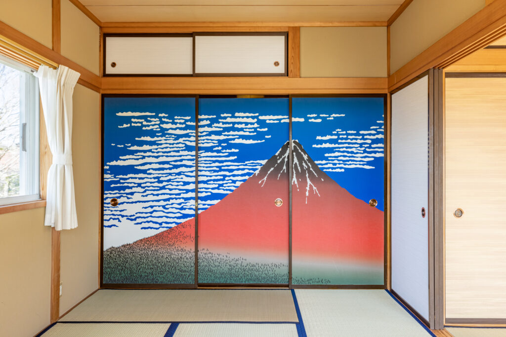 伊豆002　一戸建てコテージ10名用　2階　和室　富士山